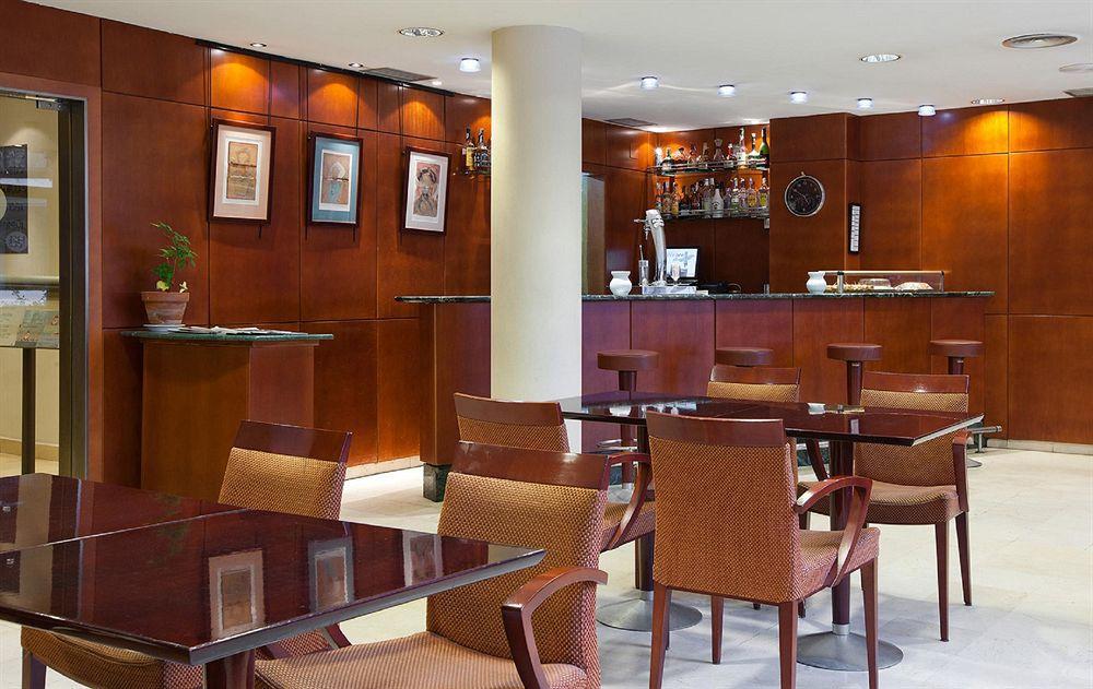 Nh Ciudad De Santander Hotell Restaurang bild