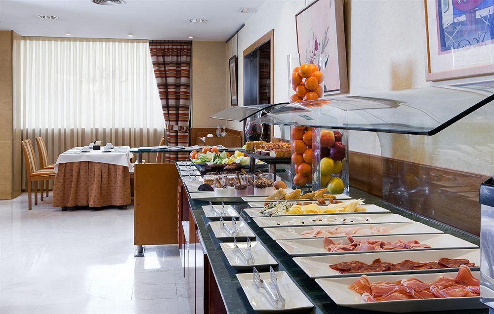 Nh Ciudad De Santander Hotell Restaurang bild